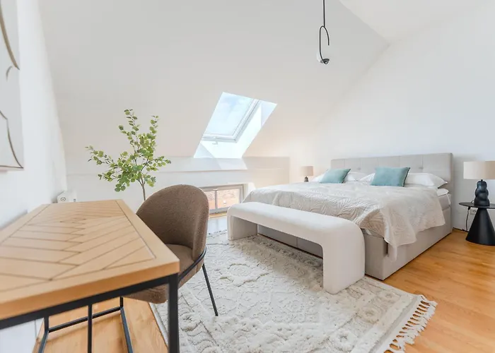 Апартаменти Hakuna Eli Penthouse Terrace Cityview